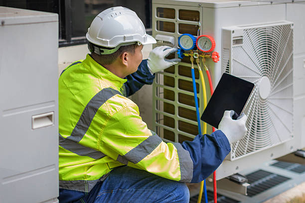 Professional Hvac technician working in DeForest, WI